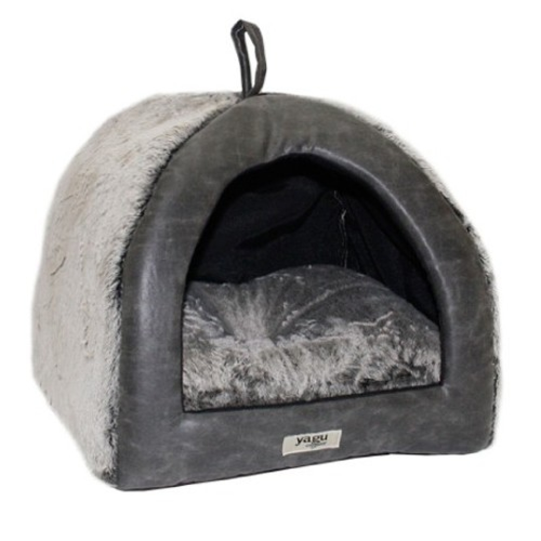 IGLOO SILVER     Igloo perfecto para el descanso de perros pequeños y gatos. Tiene un tamaño de 40 x 40 x 40 cm.