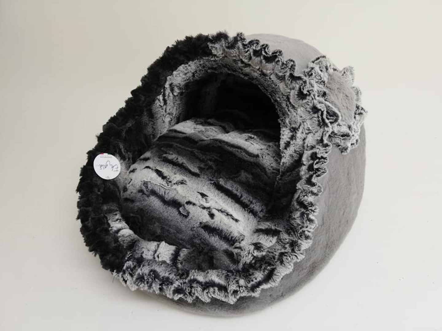 IGLOO ALL PLUCHE GREY Medidas: 50 x 50 cm.  