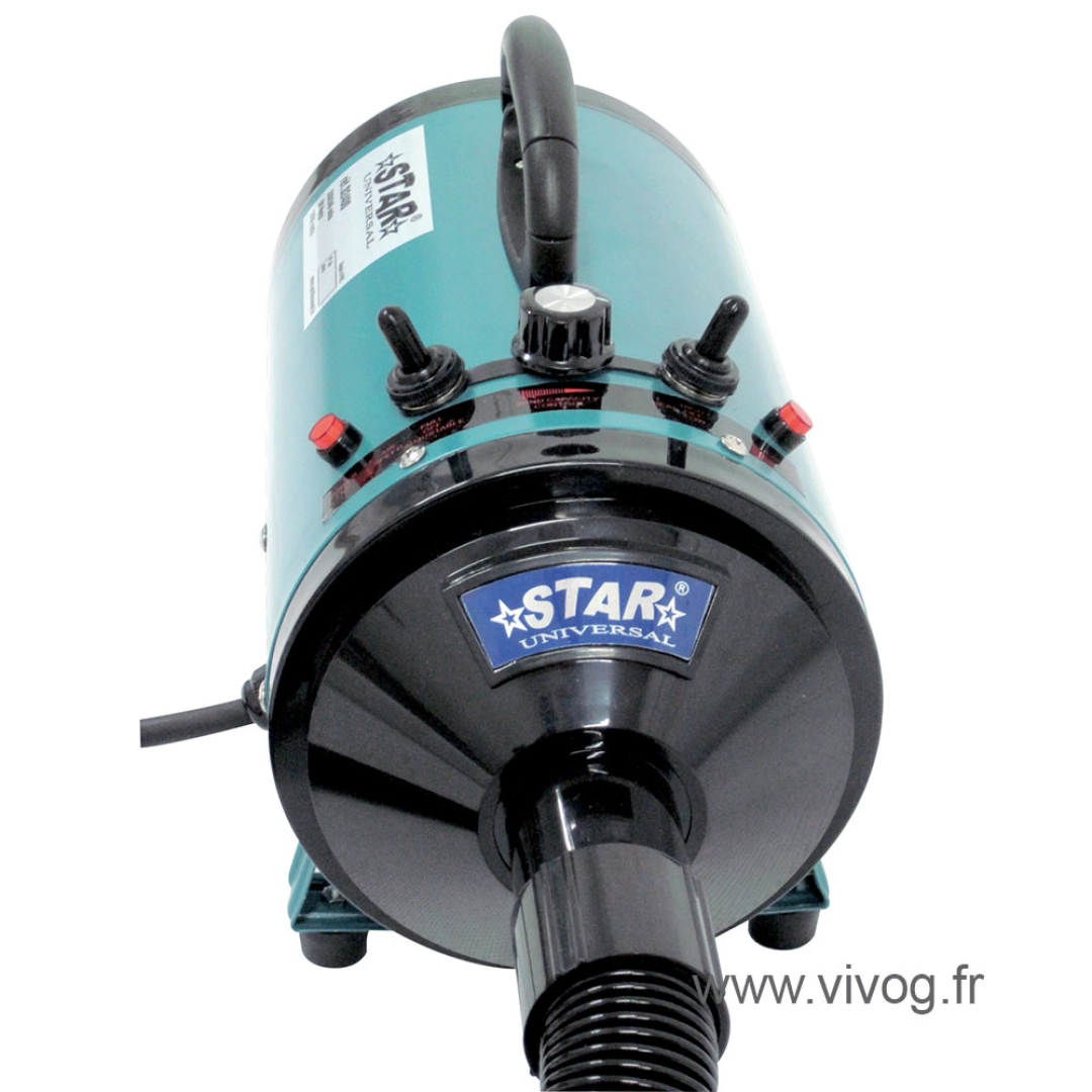 El secador expulsor Star Universal D2400 está diseñado para el secado de perros y gatos exclusivamente. Se suministra con: 1 manguera de largo, flexible y extensible 3 puntas intercambiables