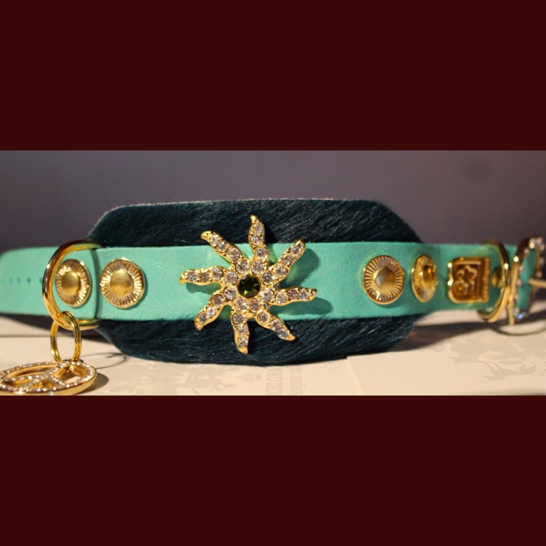 Collar precioso de doble cuero para galgo pequeño y grande! Tambien apto para perros con cuello largo como los teckels y terriers﻿ o si quieres un collar más ancho. 